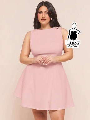 Vestido Curto Godê Sem Mangas Cintura Marcada Plus Size Vestido Curto Godê Sem Mangas Cintura Marcada Plus Size