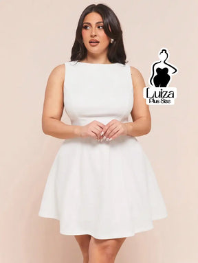 Vestido Curto Godê Sem Mangas Cintura Marcada Plus Size Vestido Curto Godê Sem Mangas Cintura Marcada Plus Size