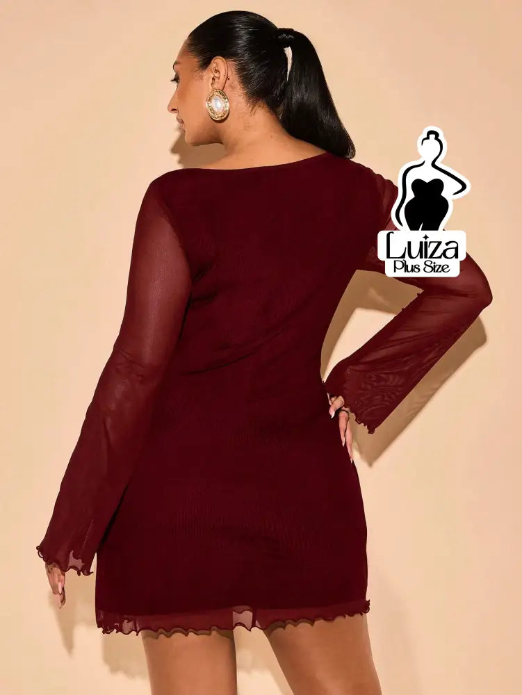 Vestido Curto Manga Longa Tule Barra Ondulada Plus Size Vestido Curto Manga Longa Tule Barra Ondulada Plus Size