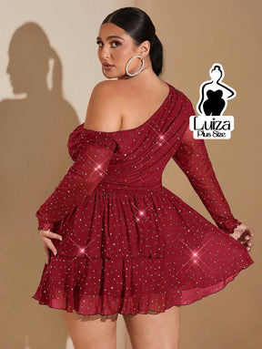 Vestido Curto Ombro Só Manga Longa Brilho Plus Size Vestido Curto Ombro Só Manga Longa Brilho Plus Size