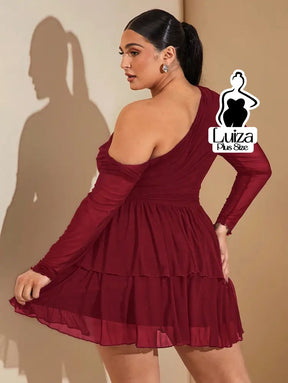 Vestido Curto Ombro Só Manga Longa Saia Rodada Plus Size Vestido Curto Ombro Só Manga Longa Saia Rodada Plus Size