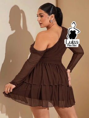 Vestido Curto Ombro Só Manga Longa Saia Rodada Plus Size Vestido Curto Ombro Só Manga Longa Saia Rodada Plus Size