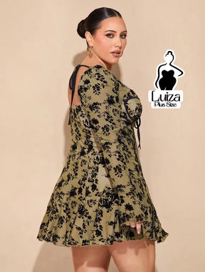 Vestido Curto Rodado Floral Manga Longa Flare Plus Size Vestido Curto Rodado Floral Manga Longa Flare Plus Size