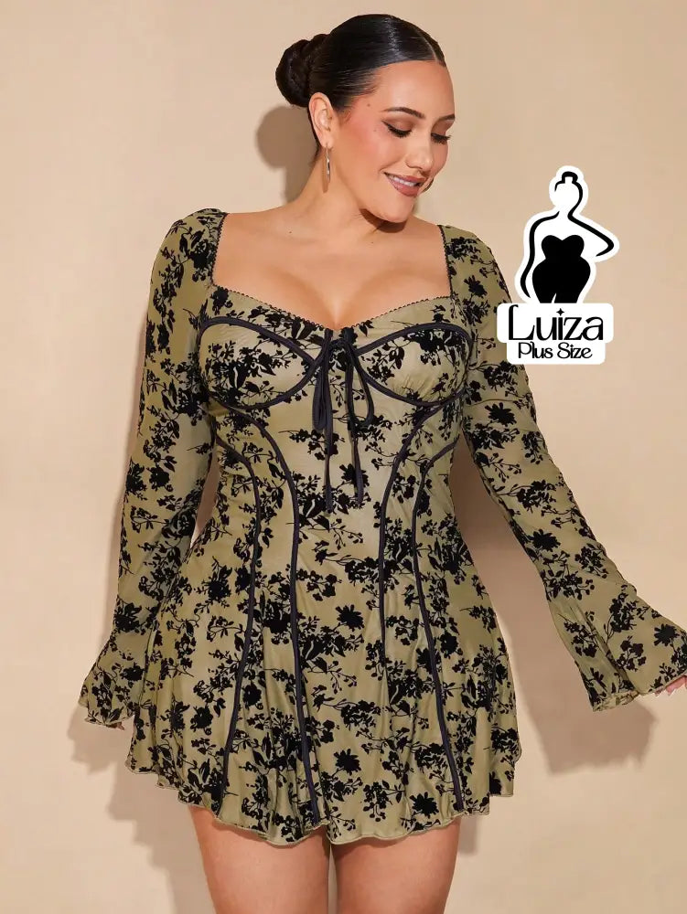 Vestido Curto Rodado Floral Manga Longa Flare Plus Size Vestido Curto Rodado Floral Manga Longa Flare Plus Size