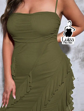 Vestido Longo Ajustado Babados Costas Abertas Plus Size Vestido Longo Ajustado Babados Costas Abertas Plus Size