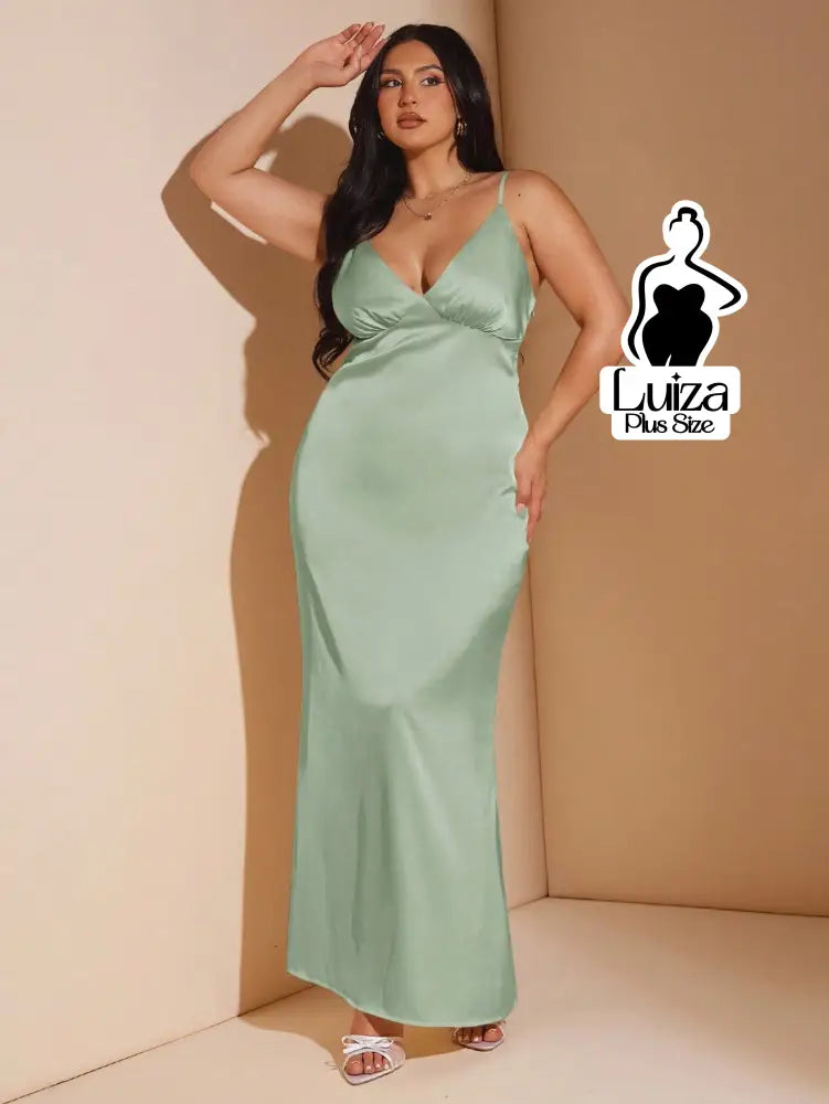 Vestido Longo Cetim Decote V Alça Fina Plus Size Vestido Longo Cetim Decote V Alça Fina Plus Size