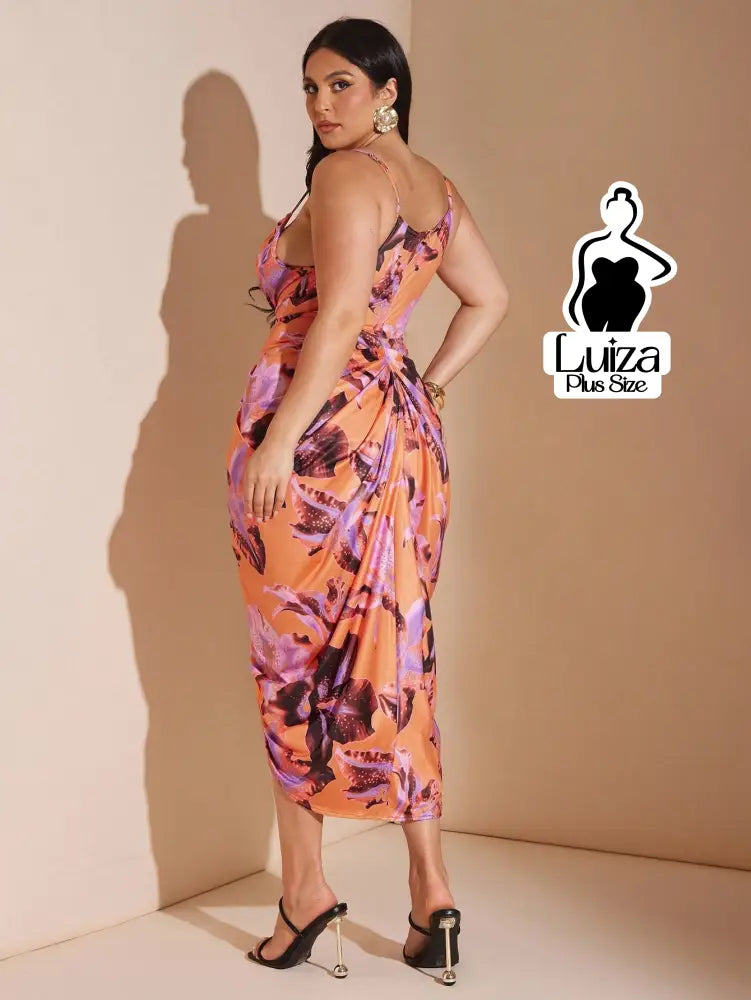 Vestido Longo Estampado Fenda Decote Drapeado Plus Size Vestido Longo Estampado Fenda Decote Drapeado Plus Size