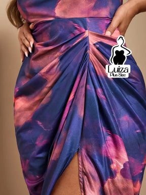 Vestido Longo Estampado Fenda Decote Drapeado Plus Size Vestido Longo Estampado Fenda Decote Drapeado Plus Size