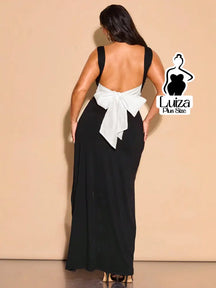 Vestido Longo Fenda Lateral Laço Nas Costas Plus Size Preto e Branco / G Vestido Longo Fenda Lateral Laço Nas Costas