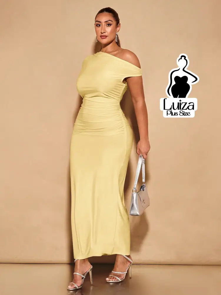 Vestido Longo Ombro A Ombro Cintura Drapeada Plus Size Vestido Longo Ombro A Ombro Cintura Drapeada Plus Size