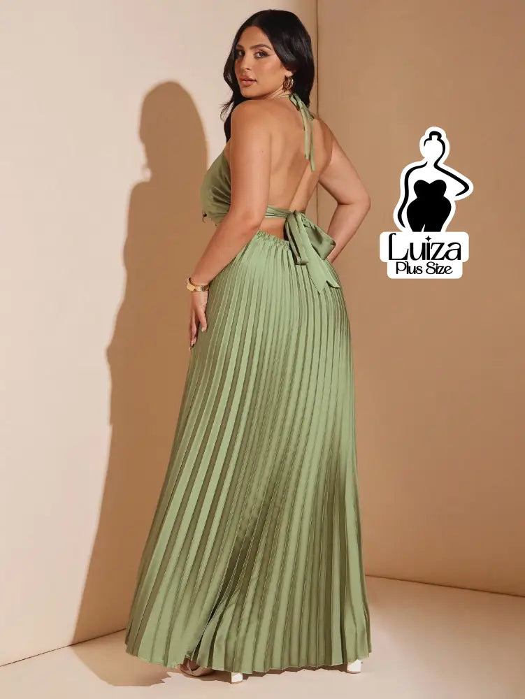 Vestido Longo Plissado Busto Torcido Costas Abertas Plus Size Vestido Longo Plissado Busto Torcido Costas Abertas Plus