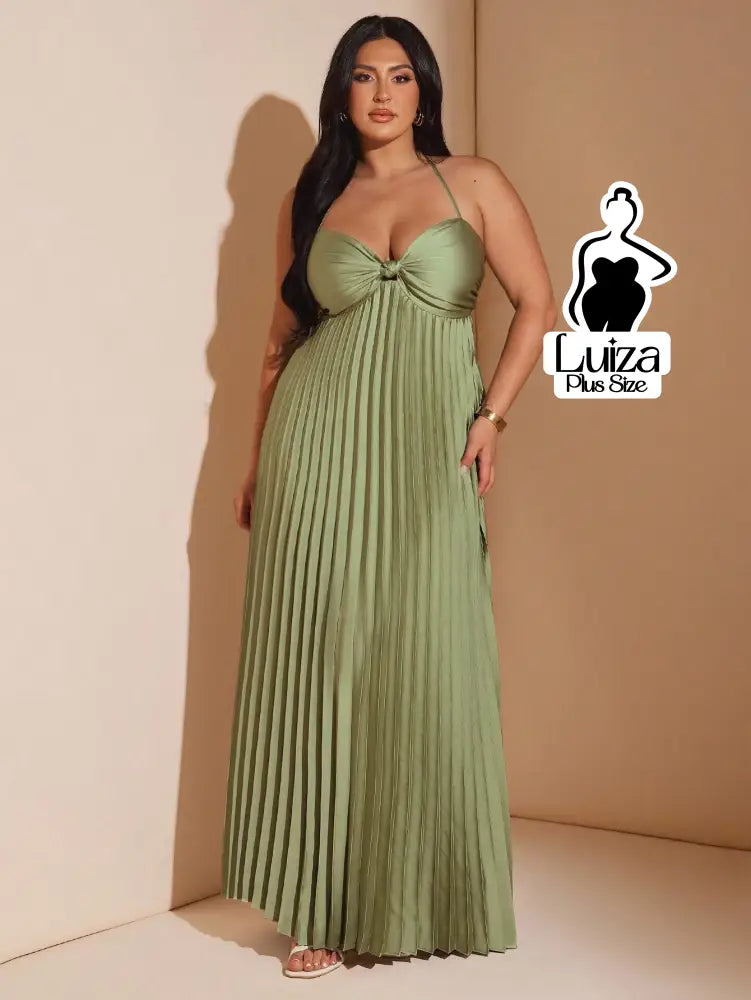 Vestido Longo Plissado Busto Torcido Costas Abertas Plus Size Vestido Longo Plissado Busto Torcido Costas Abertas Plus