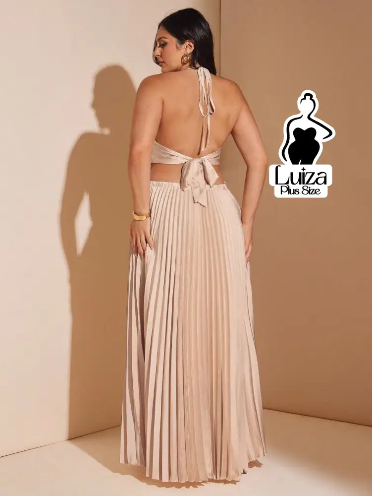 Vestido Longo Plissado Recortes Costas Abertas Plus Size Vestido Longo Plissado Recortes Costas Abertas Plus Size