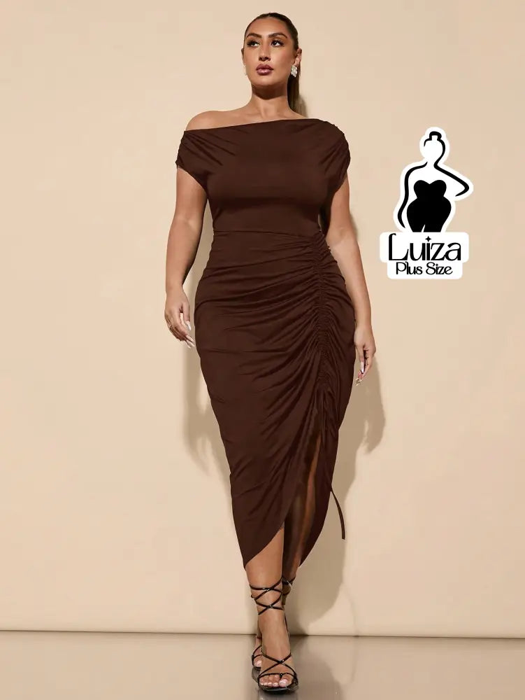 Vestido Longo Um Ombro Drapeado Fenda Sofisticado Plus Size Vestido Longo Um Ombro Drapeado Fenda Sofisticado Plus Size