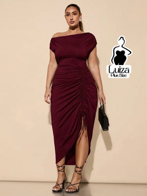 Vestido Longo Um Ombro Drapeado Fenda Sofisticado Plus Size Vestido Longo Um Ombro Drapeado Fenda Sofisticado Plus Size