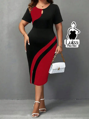 Vestido Midi Bicolor Manga Curta Detalhe Em Argola Plus Size Vestido Midi Bicolor Manga Curta Detalhe Em Argola Plus