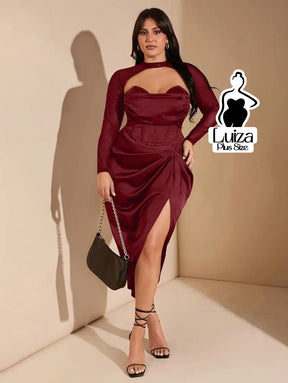 Vestido Midi Corset Manga Tule Fenda Lateral Plus Size Vestido Midi Corset Manga Tule Fenda Lateral Plus Size
