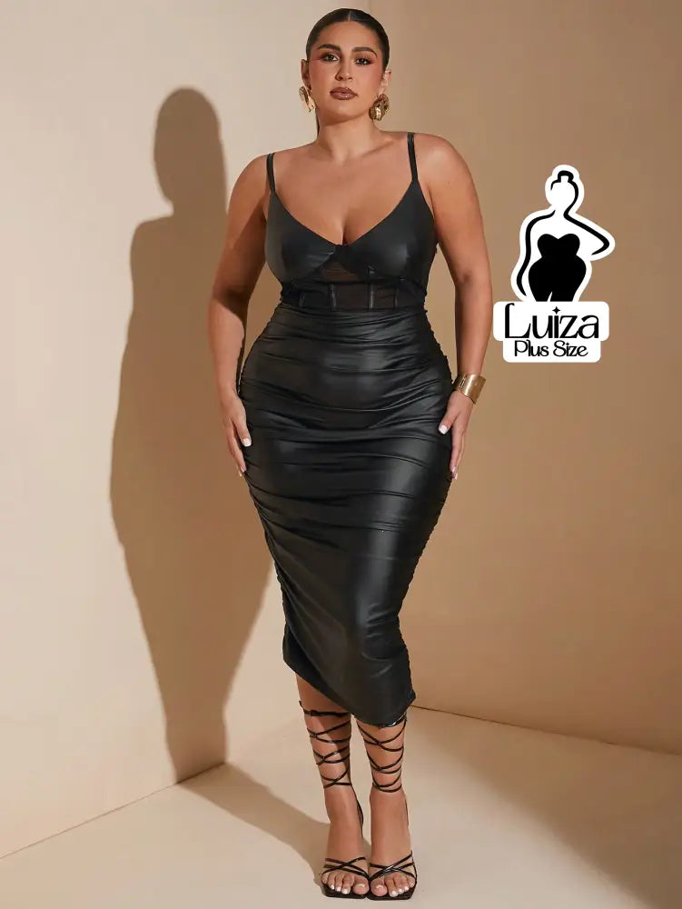 Vestido Midi Couro Sintético Decote V Drapeado Plus Size Vestido Midi Couro Sintético Decote V Drapeado Plus Size