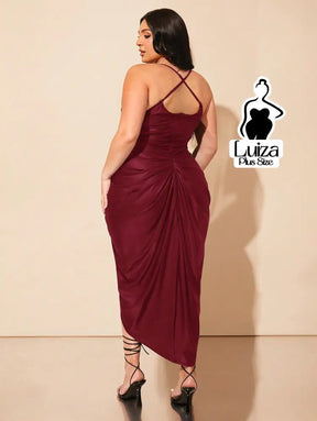 Vestido Midi Drapeado Fenda Frontal Elegante Plus Size Vestido Midi Drapeado Fenda Frontal Elegante Plus Size