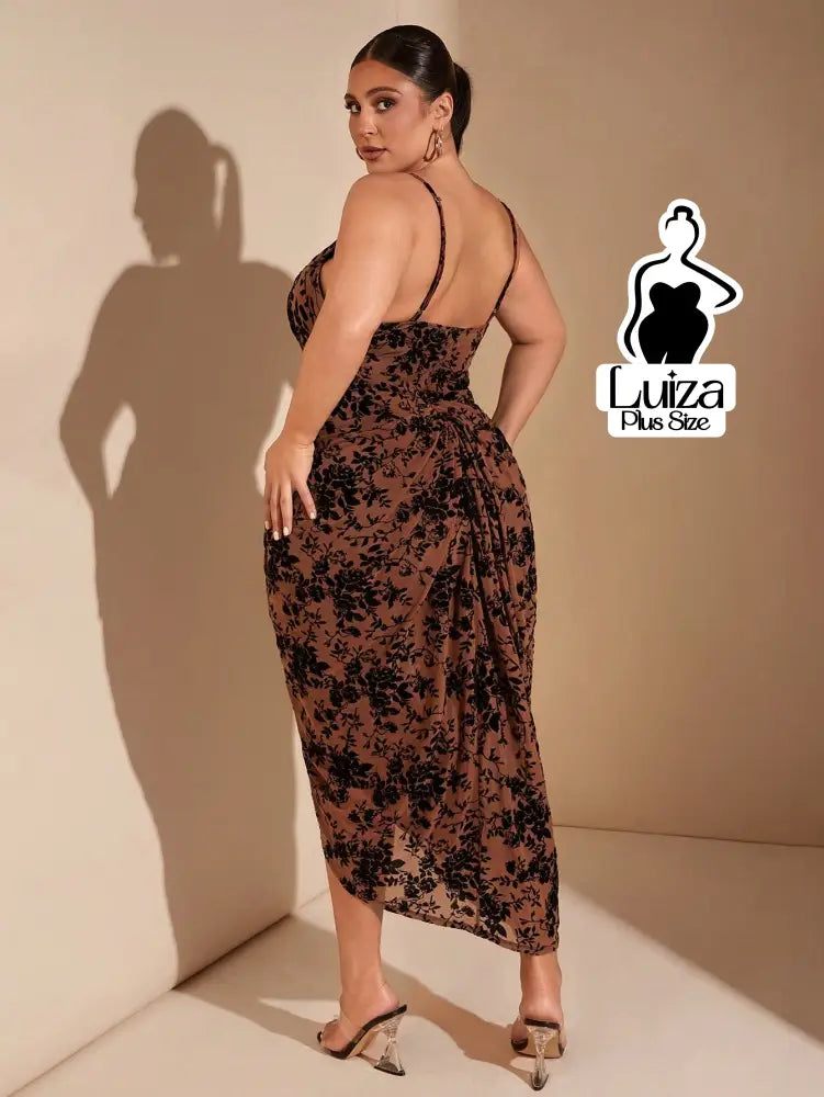 Vestido Midi Estampado Drapeado Fenda Frontal Plus Size Vestido Midi Estampado Drapeado Fenda Frontal Plus Size