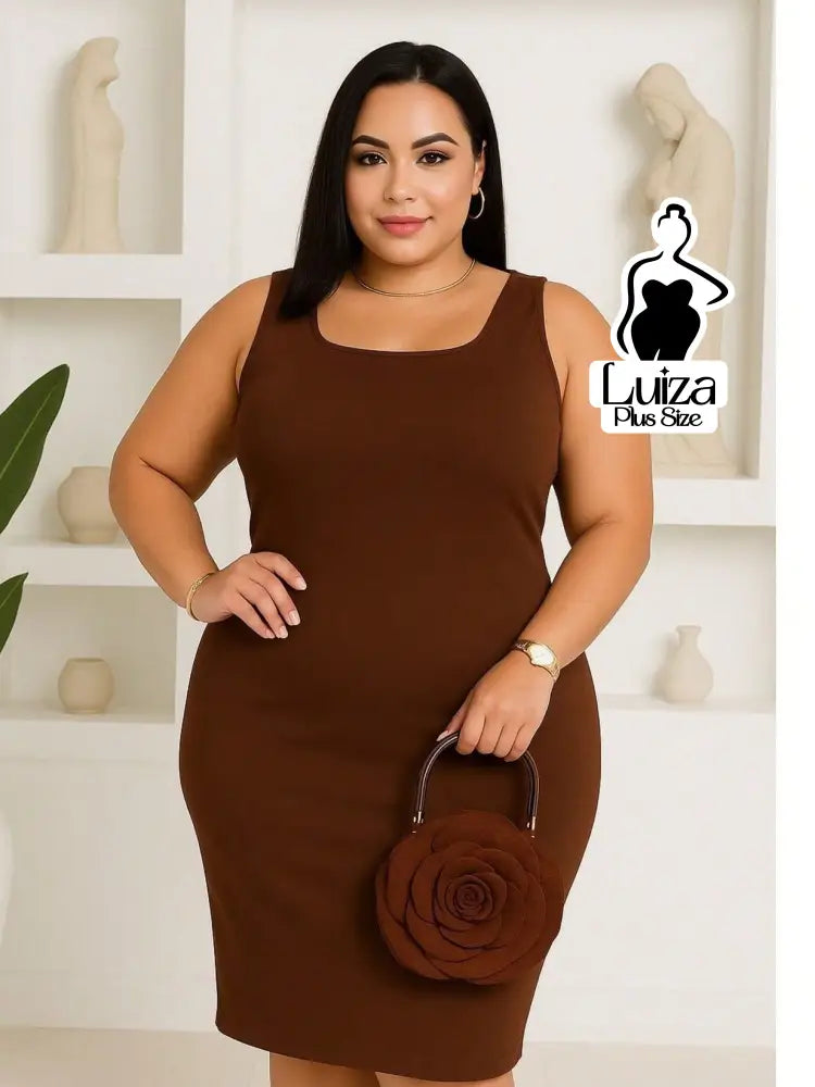 Vestido Midi Justo Sem Mangas Decote Quadrado Plus Size Vestido Midi Justo Sem Mangas Decote Quadrado Plus Size