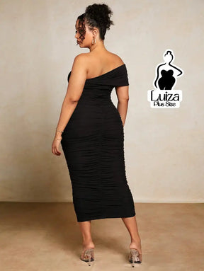 Vestido Midi Justo Um Ombro Só Efeito Drapeado Plus Size Vestido Midi Justo Um Ombro Só Efeito Drapeado Plus Size