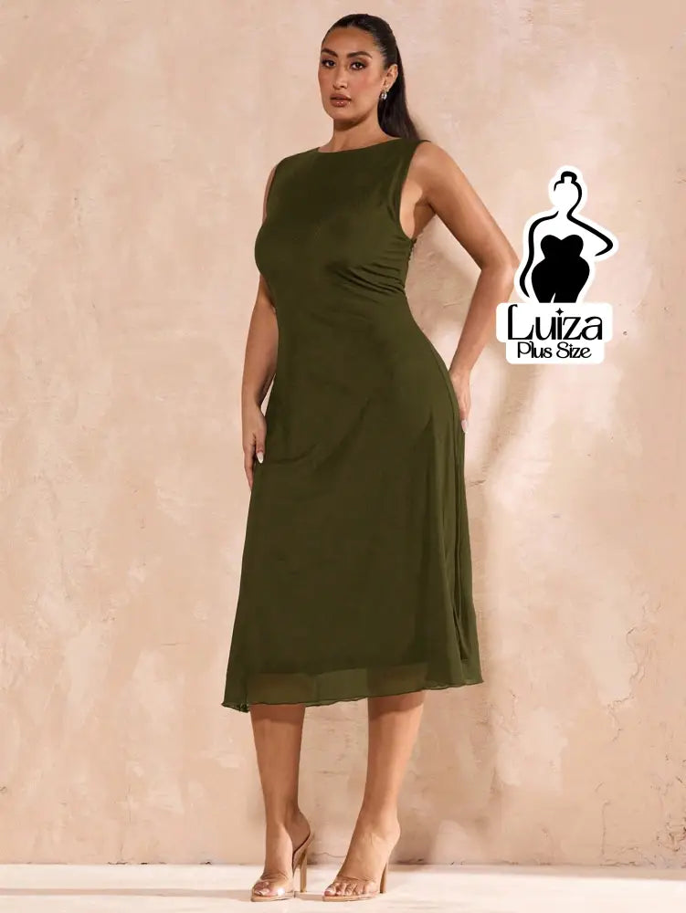 Vestido Midi Minimalista Sem Mangas Elegante Plus Size Vestido Midi Minimalista Sem Mangas Elegante Plus Size