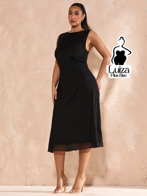 Vestido Midi Minimalista Sem Mangas Elegante Plus Size Vestido Midi Minimalista Sem Mangas Elegante Plus Size