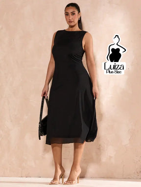 Vestido Midi Minimalista Sem Mangas Elegante Plus Size Vestido Midi Minimalista Sem Mangas Elegante Plus Size